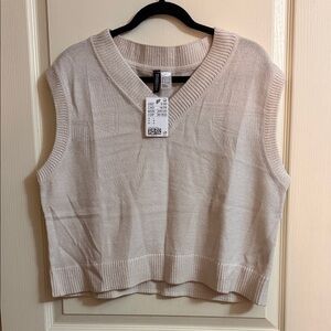 H&M | NWT Sweater Vest size Large